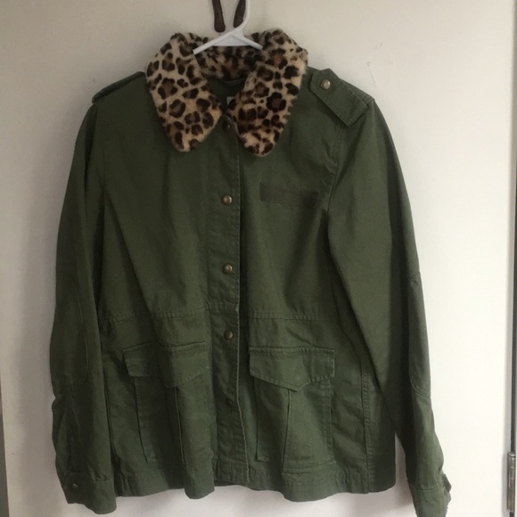 GAP leopard collar jacket 🐆 - Picture 3 of 6